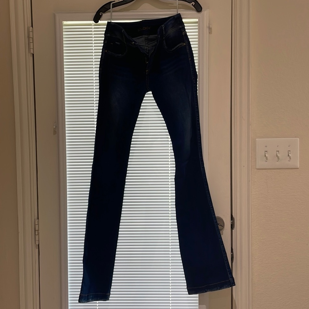 stufioF bootcut jean size 8 Colombian size, American size will be size 4